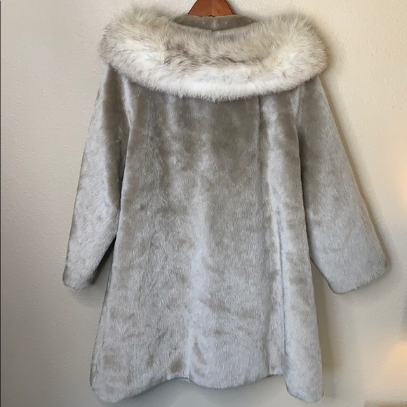 Host Fav 🎉 Beautiful vintage fox fur collar coat Firm Price - Picture 5 of 11